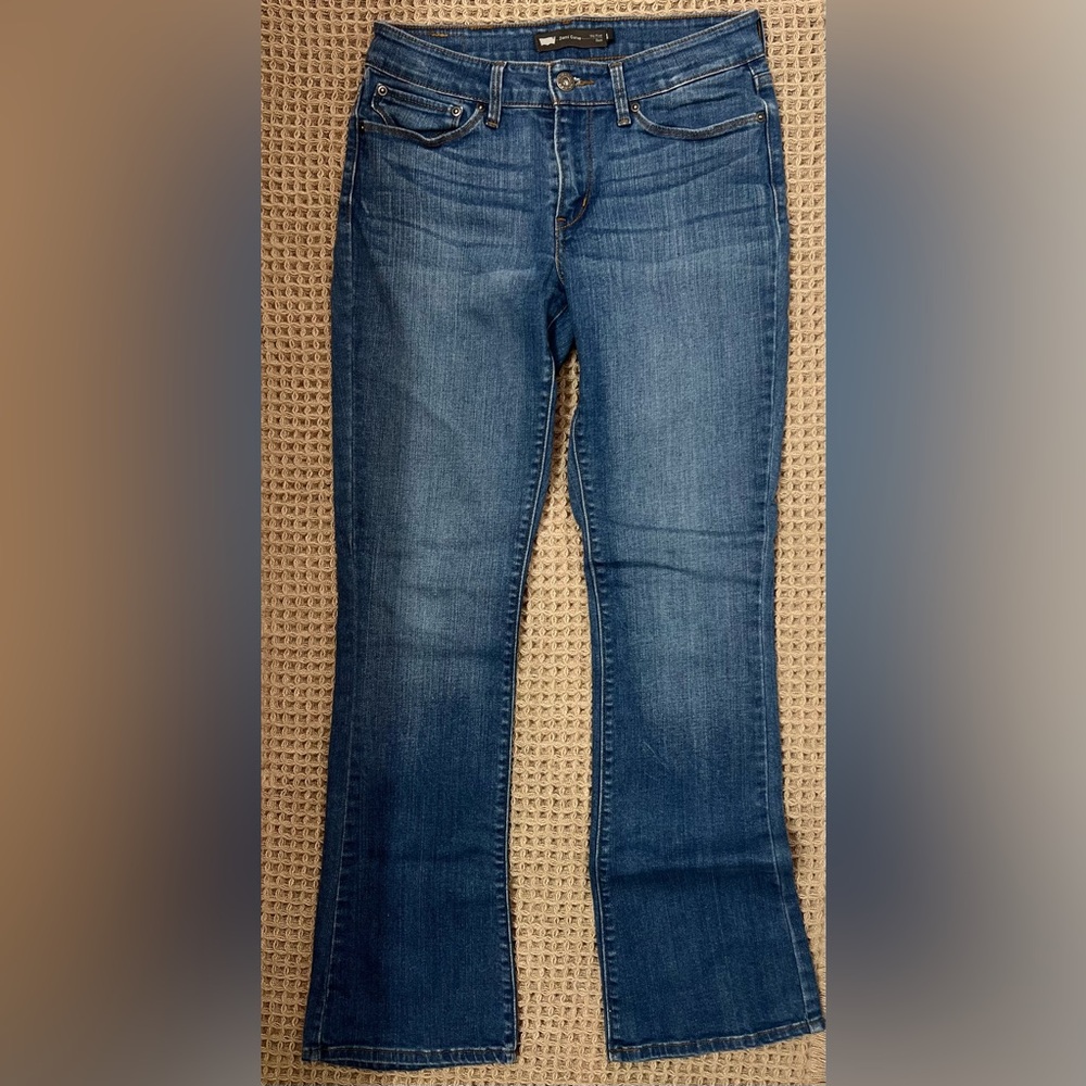 Levi's Demi Mid Rise Bootcut Jeans - Size 27x30 / Size 4 - Picture 3 of 13